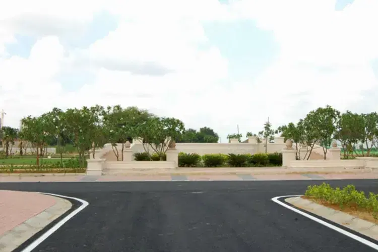 DLF Garden City Plot Gallery Image 03